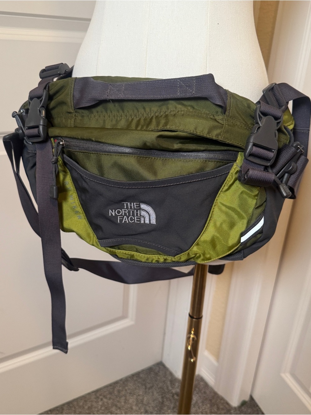 The North Face Sport Hiker Lumbar Pack Olive Green Black Shoulder Strap Hiking